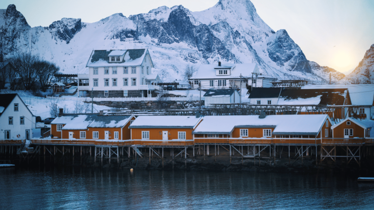 Investavimo į norvegiško sukirtimo rąstinį namą finansinė nauda
