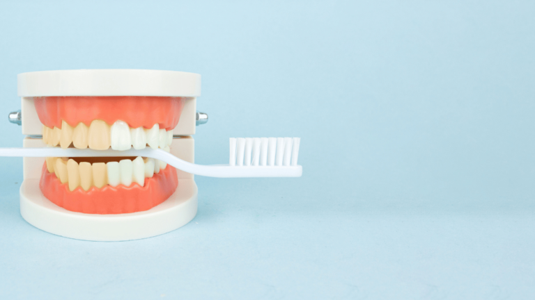 Dantų nudilimas: ženklai, priežastys ir prevencija – kada reikia imtis veiksmų?