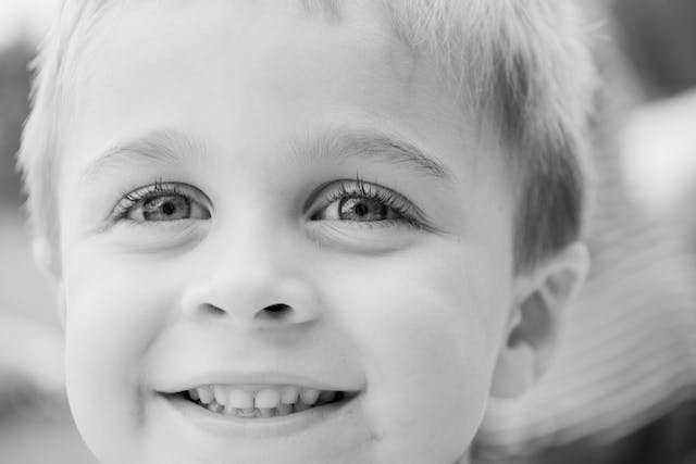 Vaiko dantis sugedo: plombuoti ar protezuoti – ką rinktis?