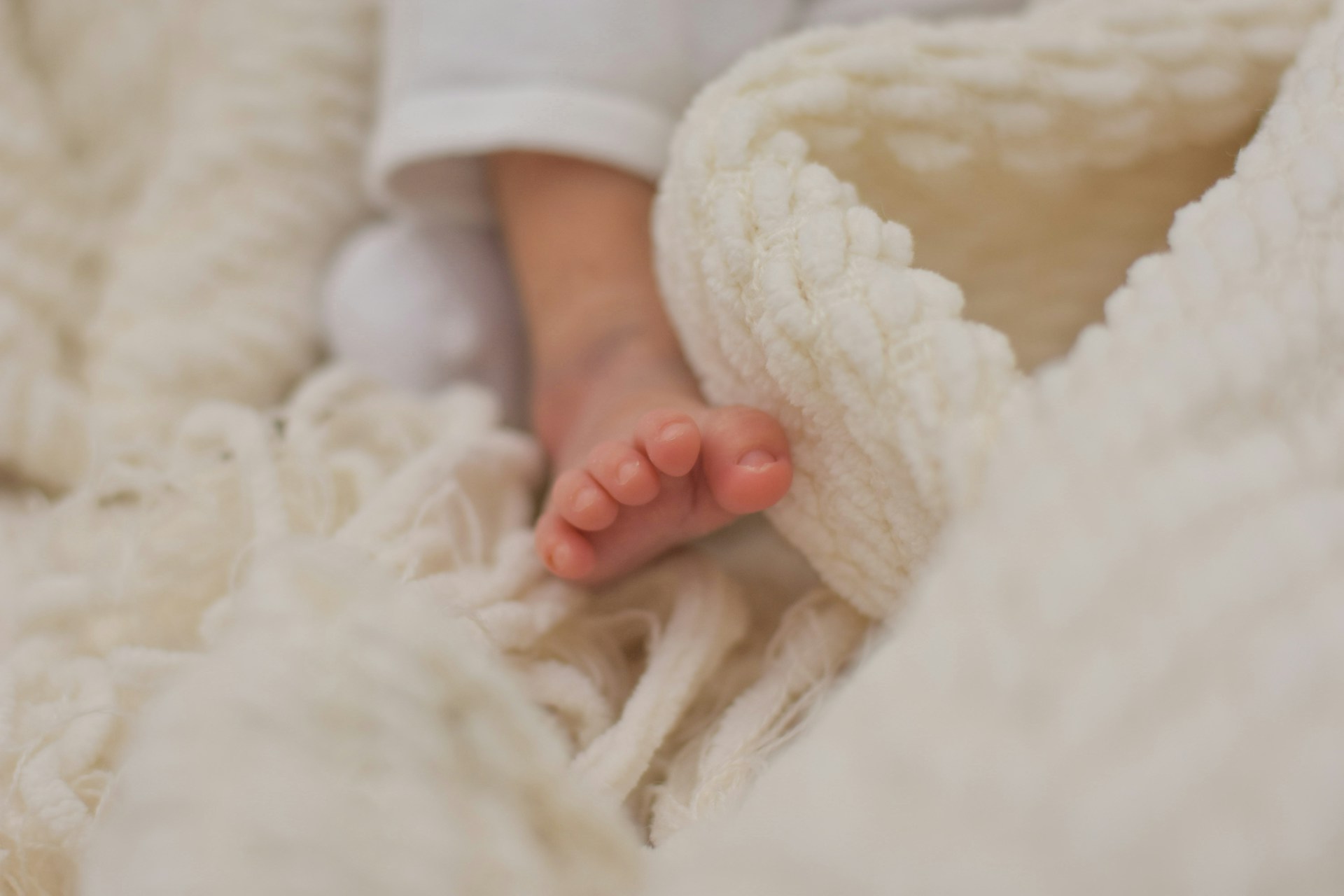 Kaip aprengti naujagimį žiemą, kai jis vežamas šiltame vokelyje?
